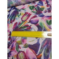 Delikatna cienka tkanina szyfon - wzór w kolorowe tulipany